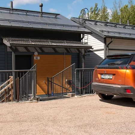 فيلة Talo Saunalla Ja Saehkoeauton Oma Type2 Latauspiste *