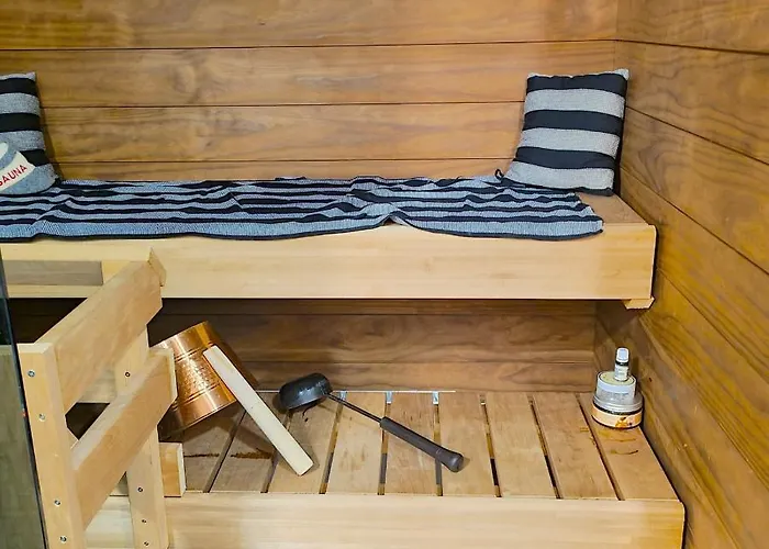 别墅 Talo Saunalla Ja Saehkoeauton Oma Type2 Latauspiste 万塔